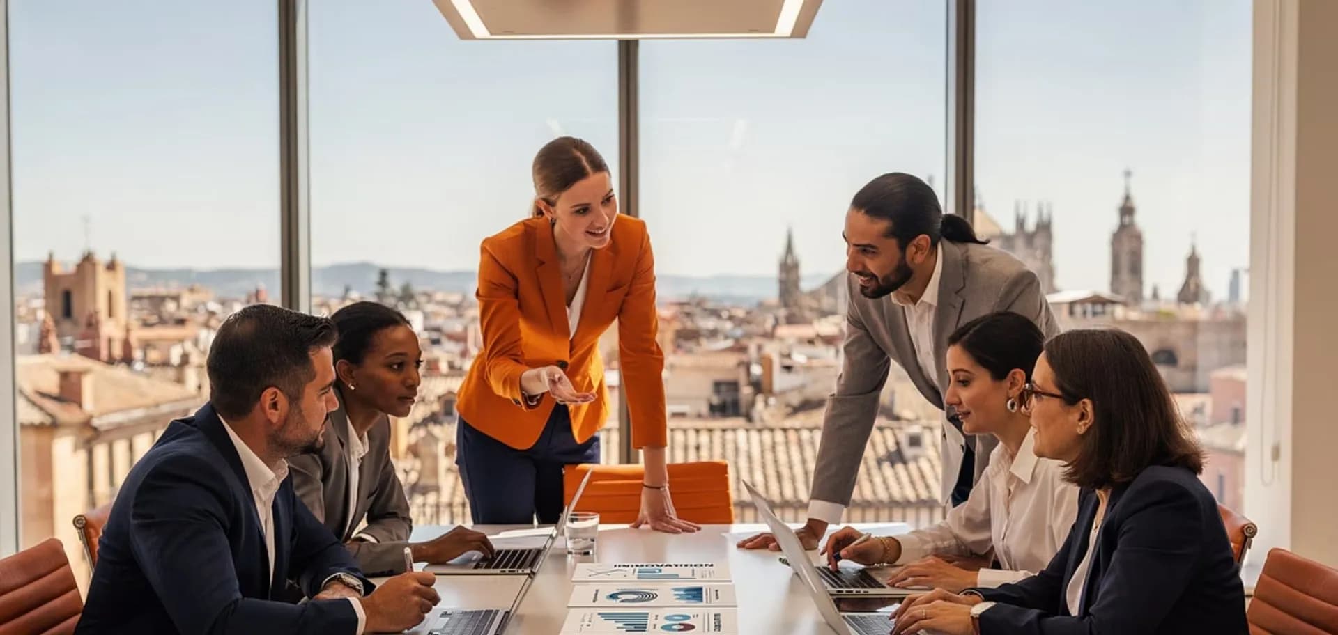 Equipo de consultoría trabajando en un proyecto de innovación financiado por cupones ACCIÓ en Catalunya